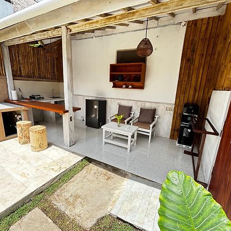D'Gilian Bungalow Gili Trawangan Buitenkant foto