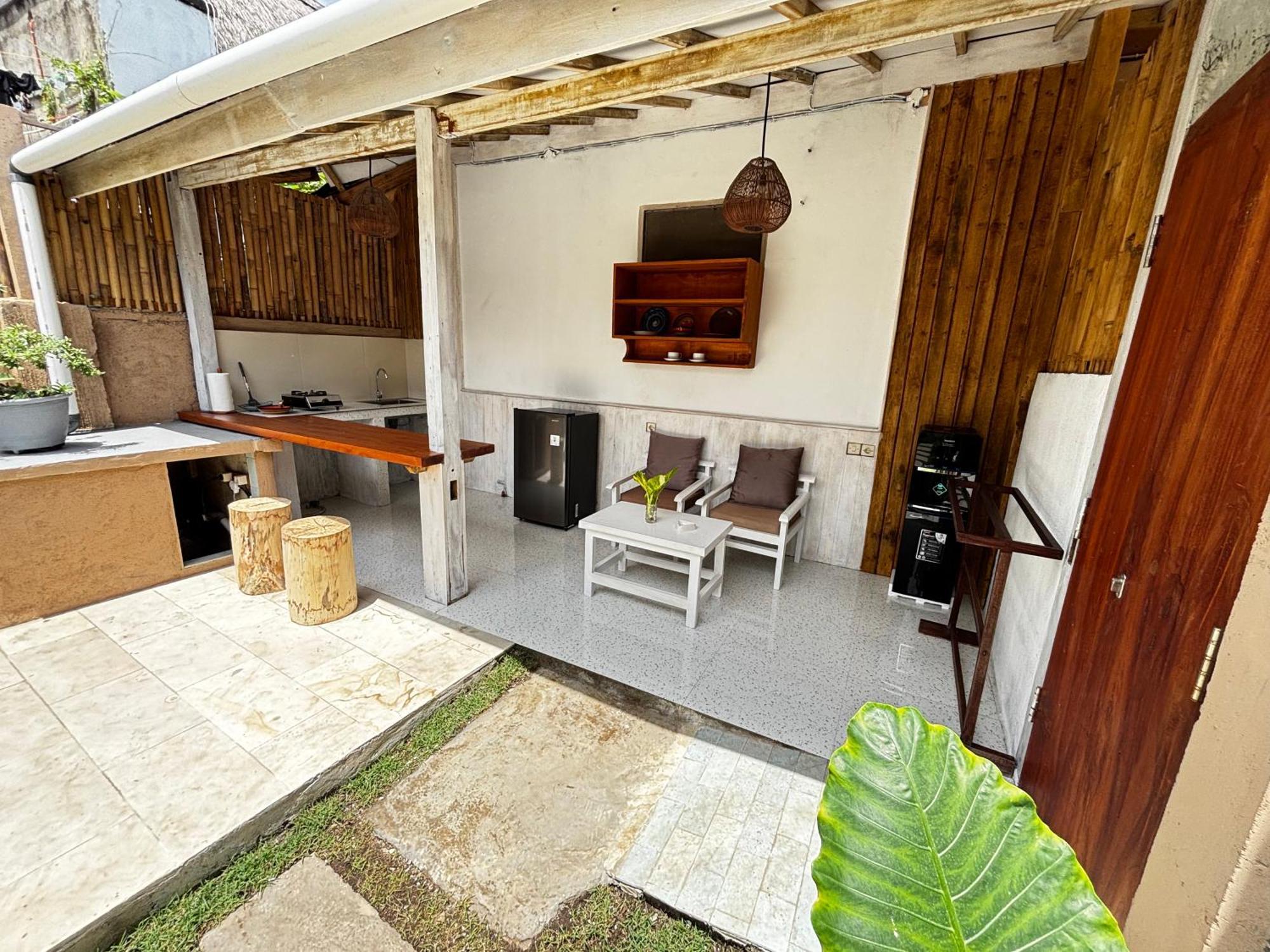 D'Gilian Bungalow Gili Trawangan Buitenkant foto